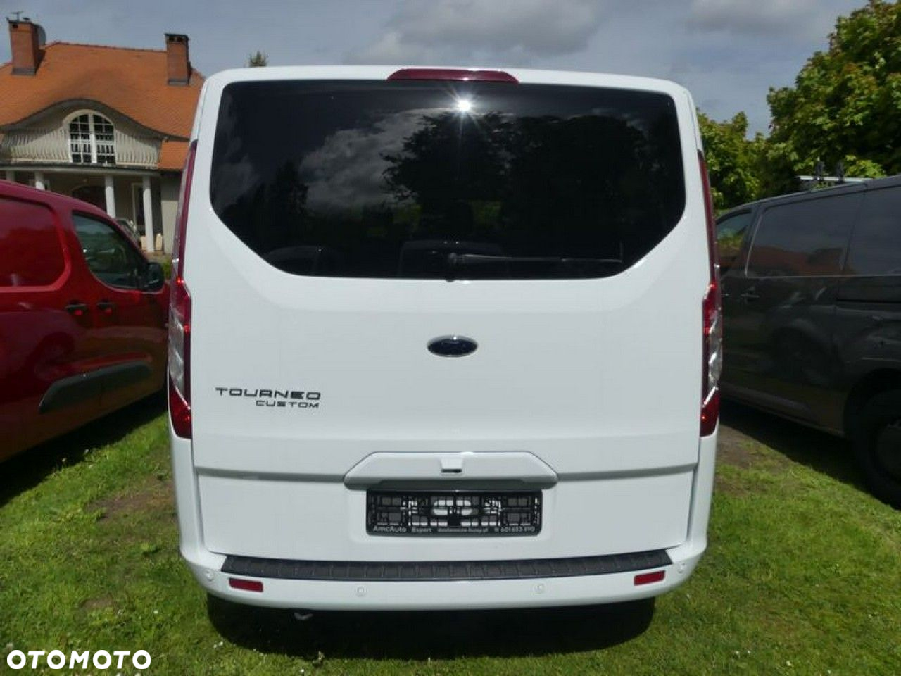 Ford Tourneo Custom - 18
