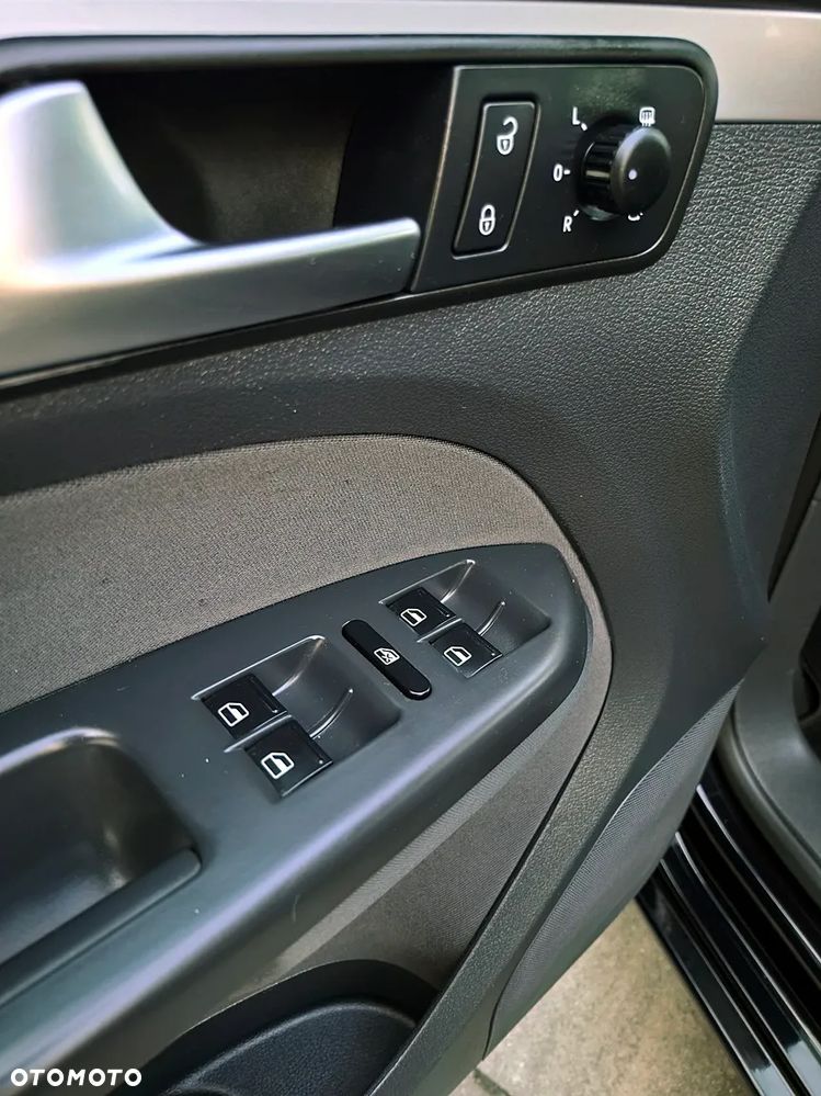 Volkswagen Touran 1.6 TDI DPF BlueMotion Technology Trendline - 35