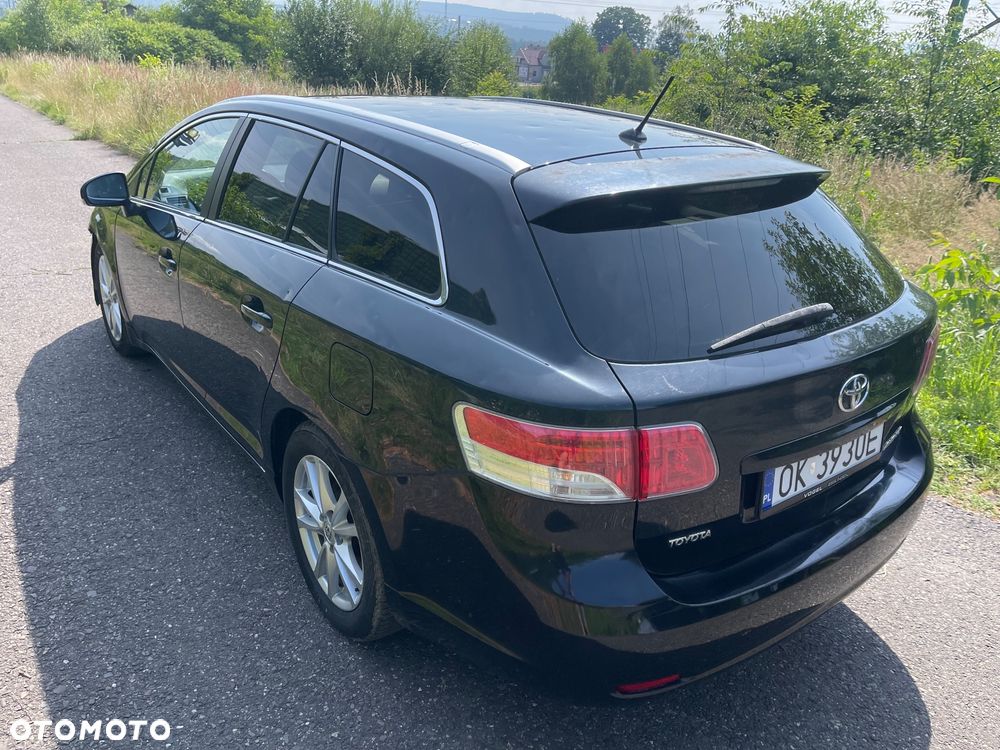 Toyota Avensis 2.2 D-4D Sol Plus NAVI - 2