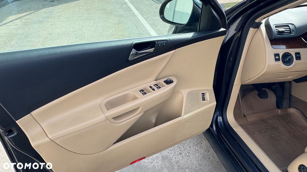 Volkswagen Passat 2.0 TDI Highline - 14