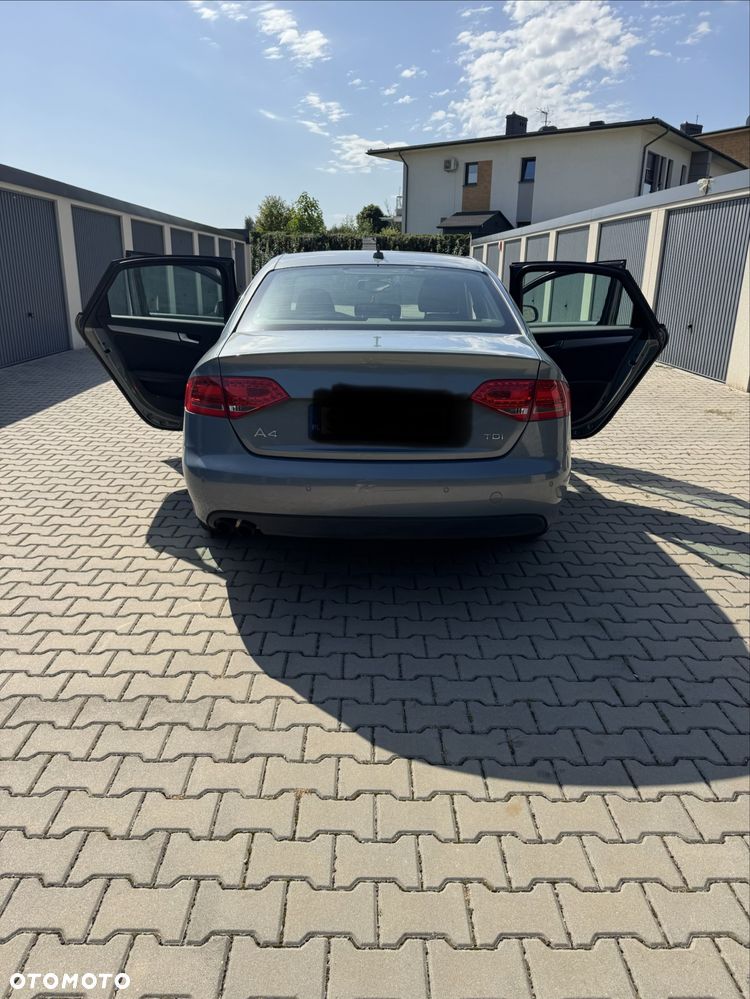 Audi A4 Limousine - 5