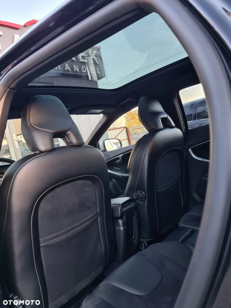 Volvo V40 D3 Drive-E R-Design Kinetic - 22