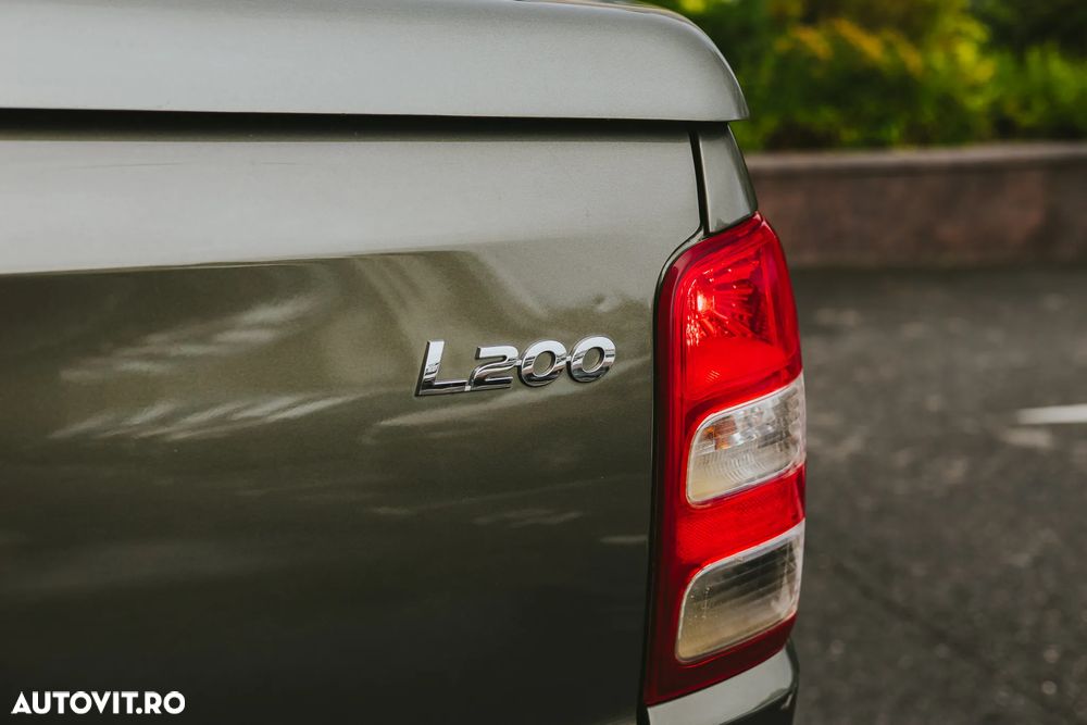 Mitsubishi L200 Double Cab Intense Aut. - 11