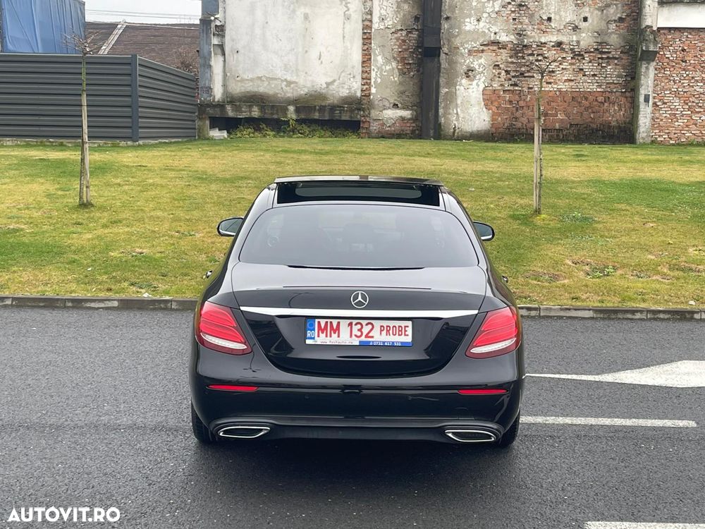 Mercedes-Benz E 220 d 4Matic T 9G-TRONIC Avantgarde - 31