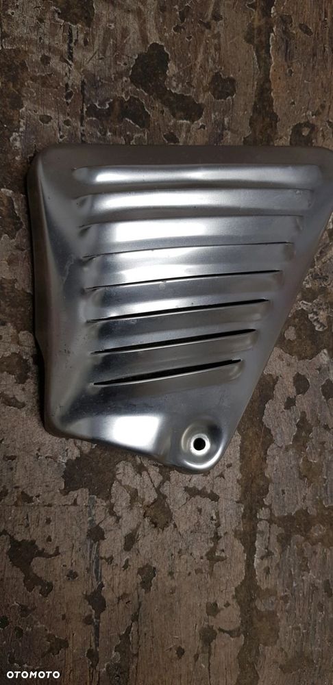 Osłona ramy skrzela Harley Davidson V-Rod - 3