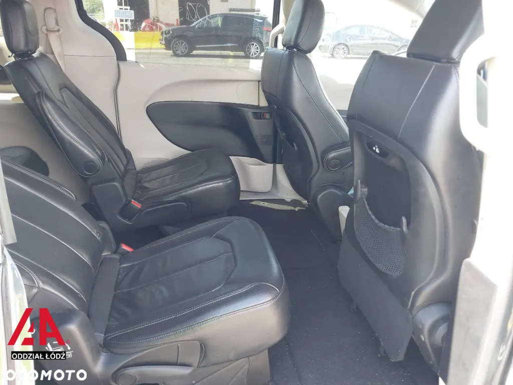 Chrysler Pacifica - 9