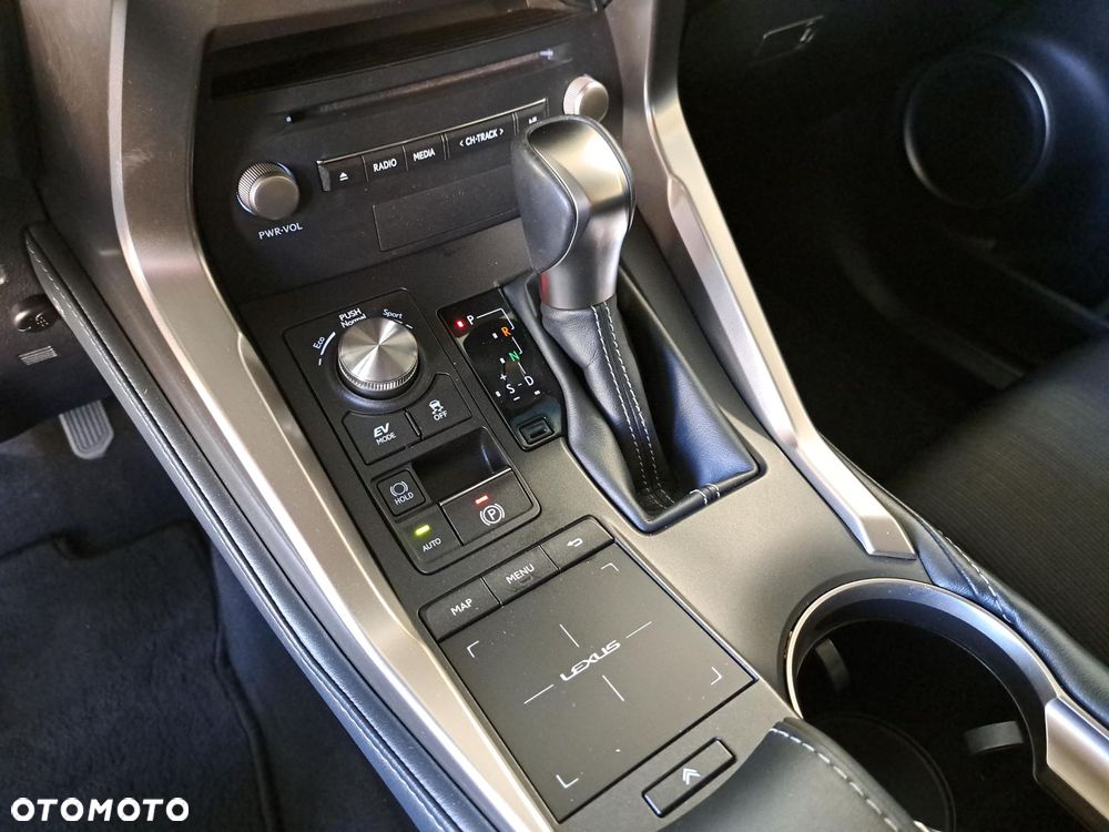 Lexus NX 300h Elegance AWD - 26