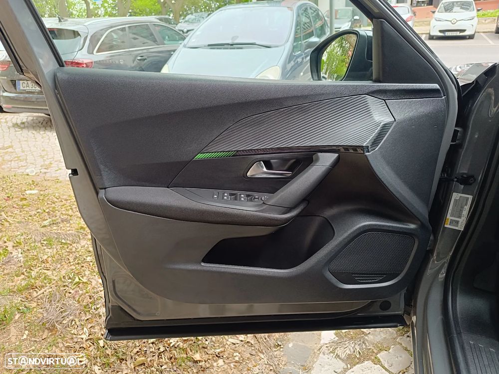 Peugeot 2008 1.2 PureTech Active Pack - 10