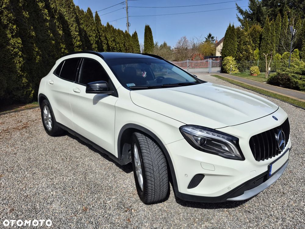 Mercedes-Benz GLA 200 (CDI) d 4-Matic - 4