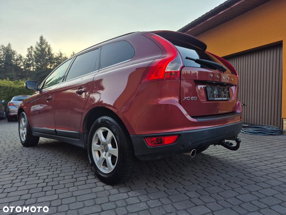 Volvo XC 60 D4 AWD Momentum - 4