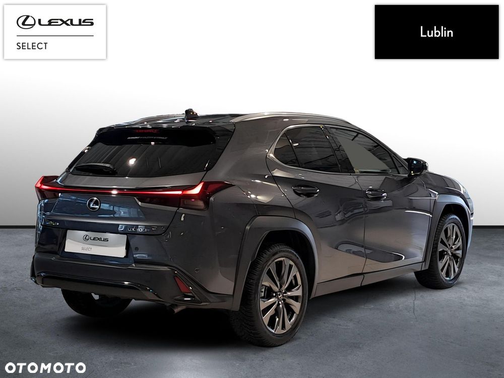 Lexus UX - 5
