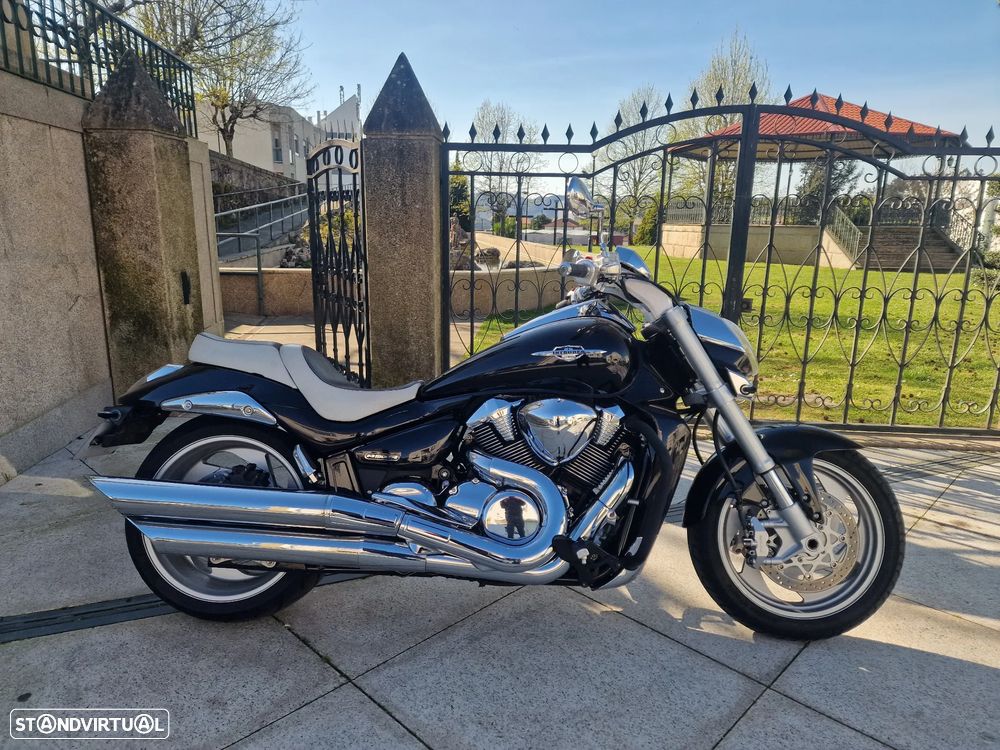 Suzuki Intruder M 1800R - 13