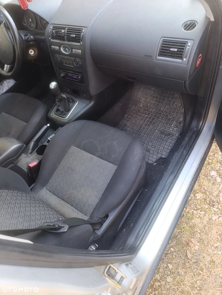 Ford Mondeo 1.8 Ambiente - 6