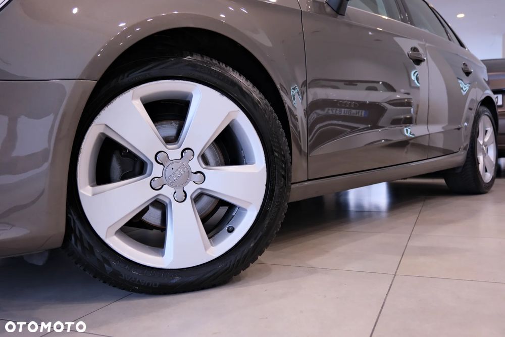 Audi A3 Sportback 1.6 TDI S tronic Ambiente - 24