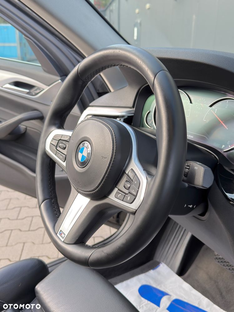 BMW Seria 5 520d xDrive Luxury Line sport - 17