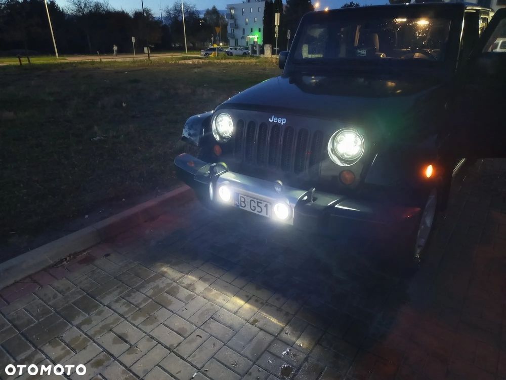 Jeep Wrangler Unlimited 3.8 Sahara - 10