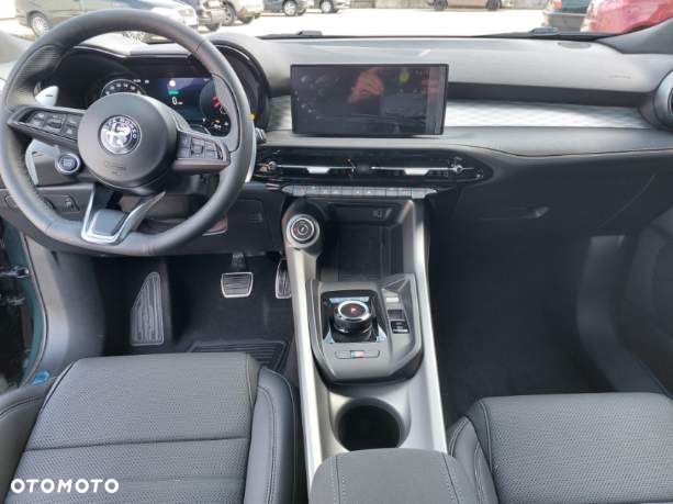 Alfa Romeo Tonale 1.5 T4 GSE mHEV Veloce DCT - 5