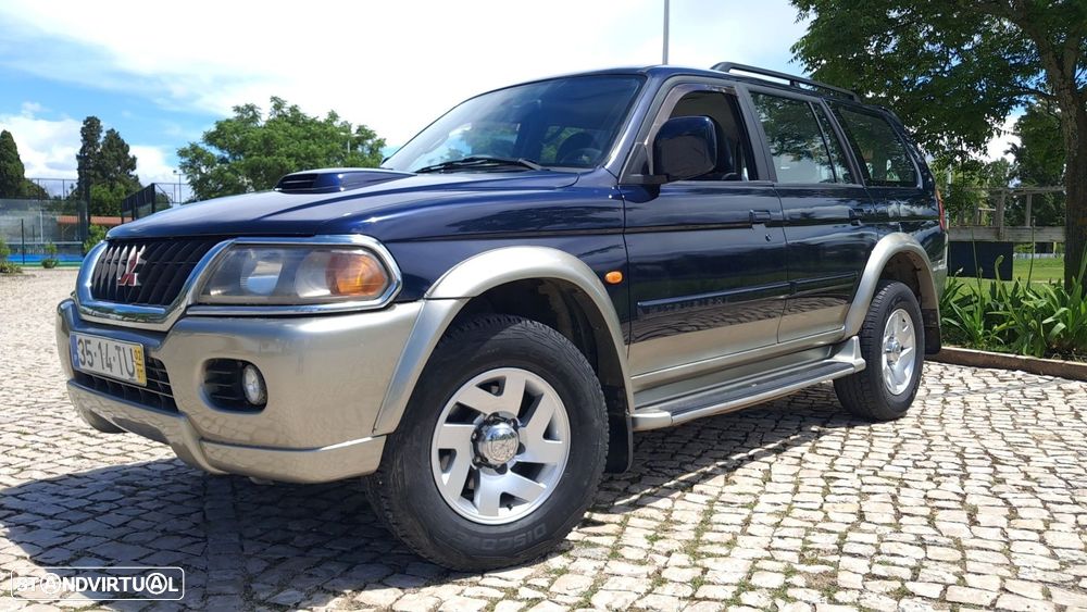 Mitsubishi Pajero Sport 2.5 TD GLS - 10