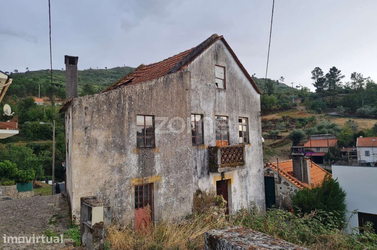 Moradia em ruínas em ALDEIAS | GOUVEIA - Grande imagem: 2/15