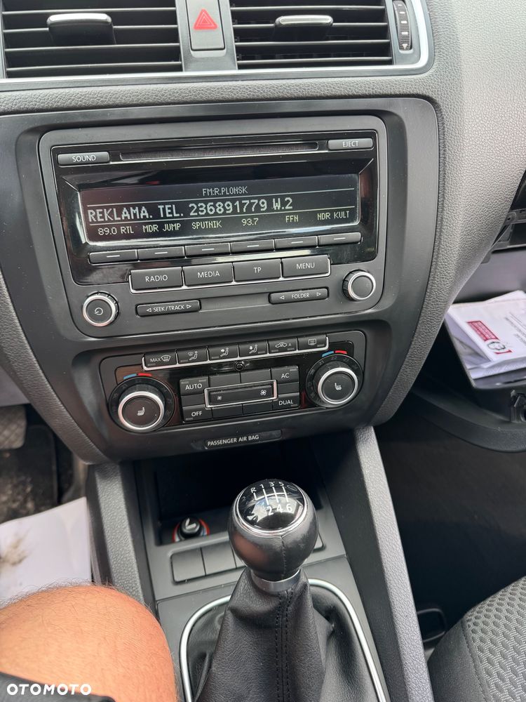 Volkswagen Jetta - 12