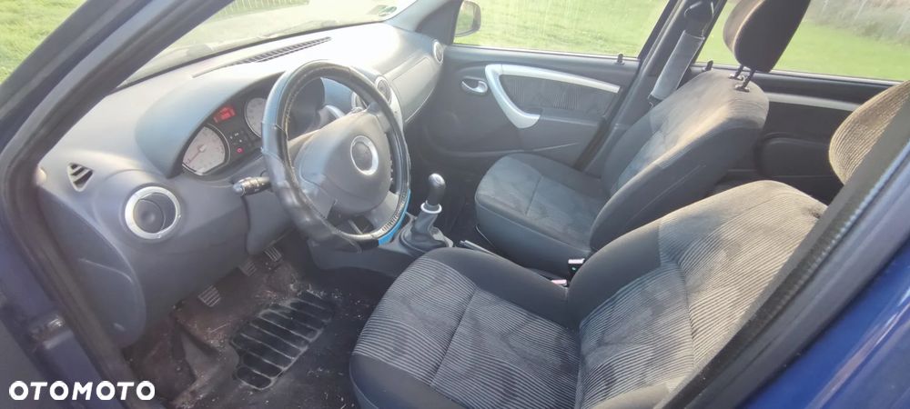 Dacia Logan 1.6 16V Laureate Euro5 - 7