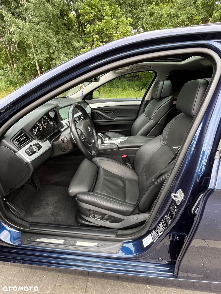 BMW Seria 5 535i xDrive - 14