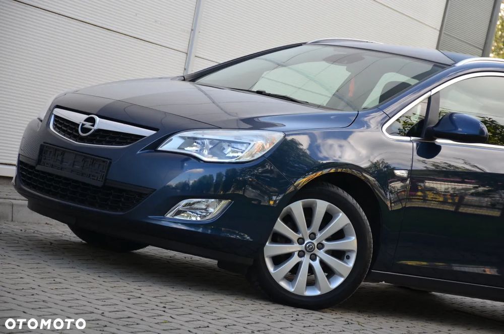 Opel Astra 1.4 T Cosmo - 4
