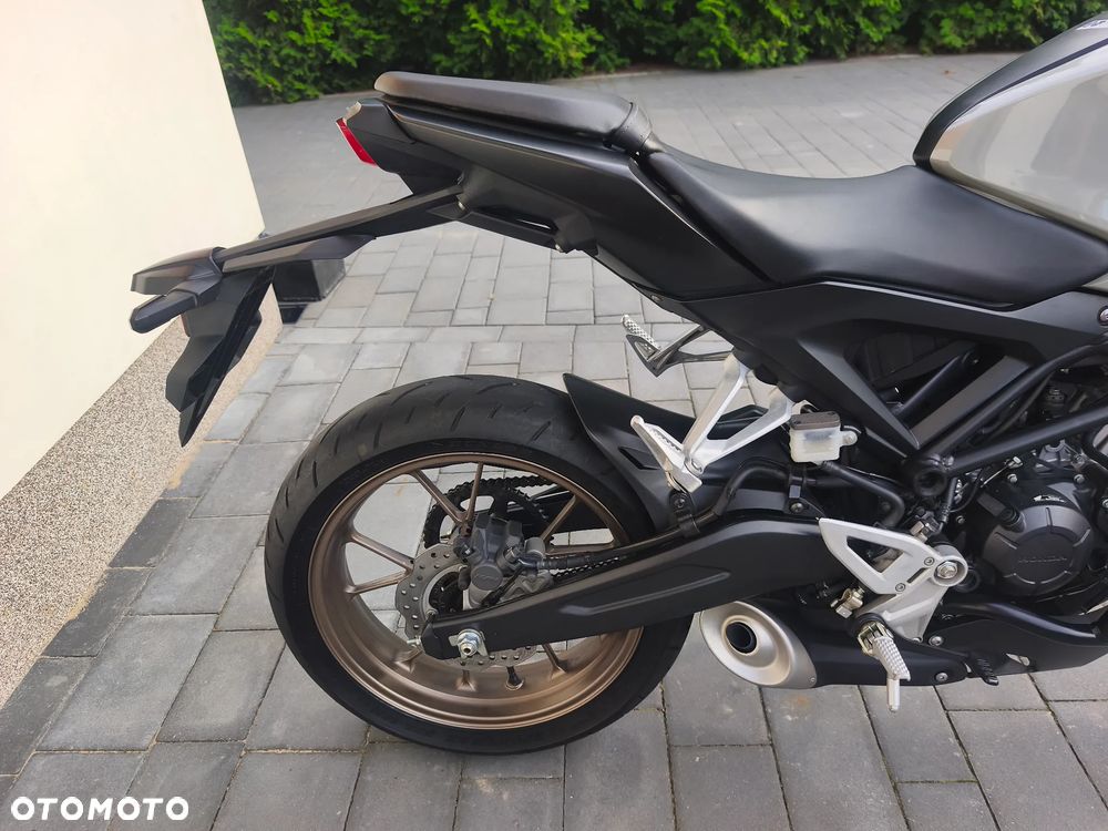 Honda CB - 16