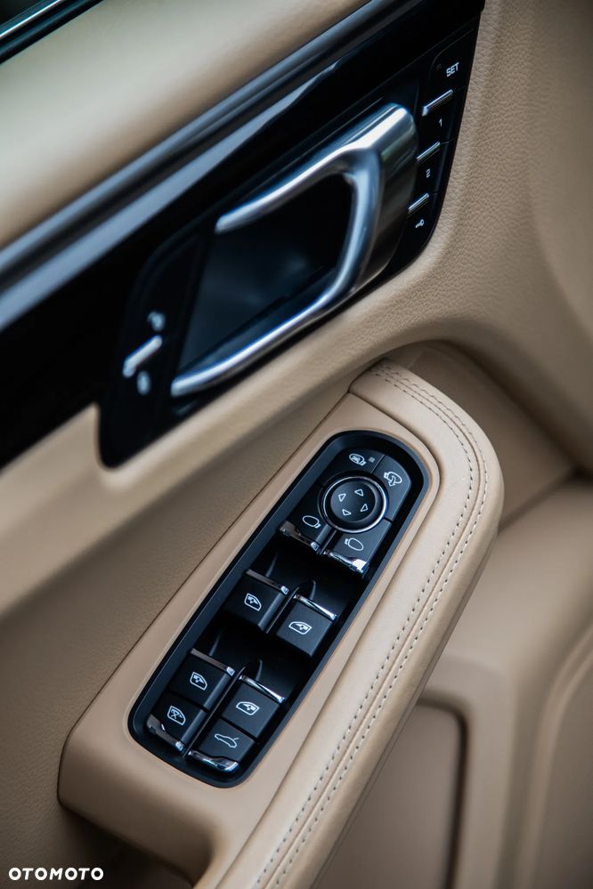 Porsche Macan - 15