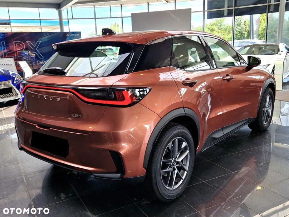Lexus LBX 1.5 Hybrid - 2