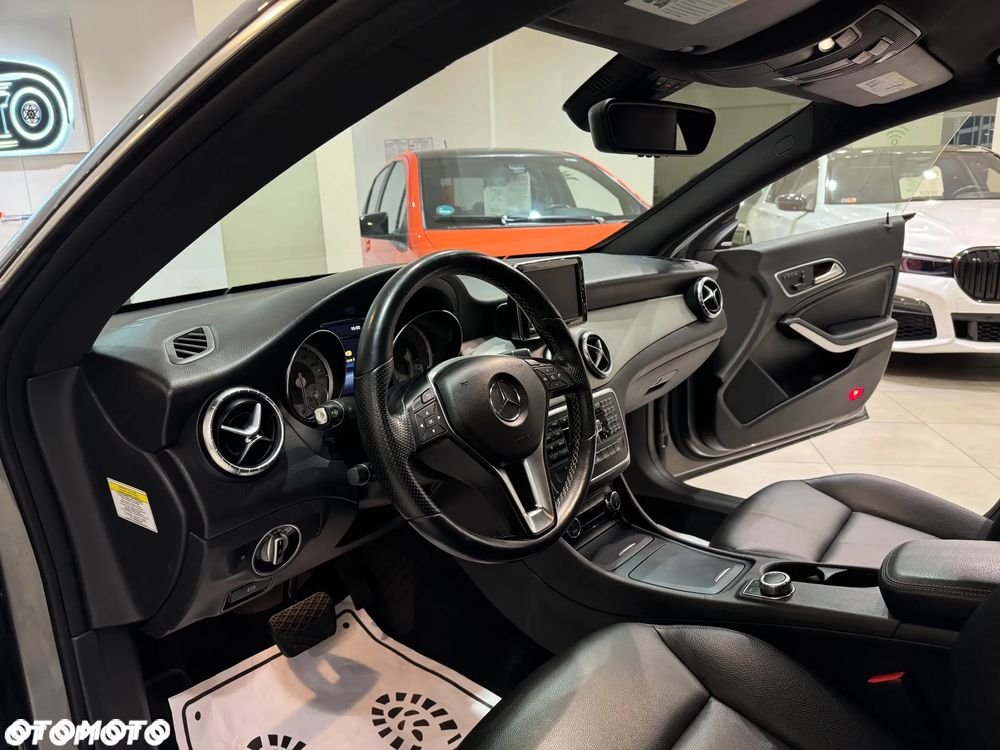 Mercedes-Benz CLA - 24