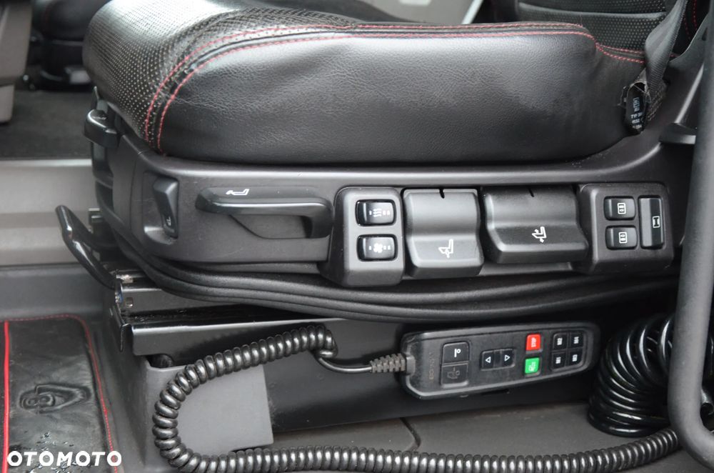 Scania R 580 / V8 / 4 PODUSZKI / KLIMA P. / NAVI /FULL LED / ACC / 7436 - 25