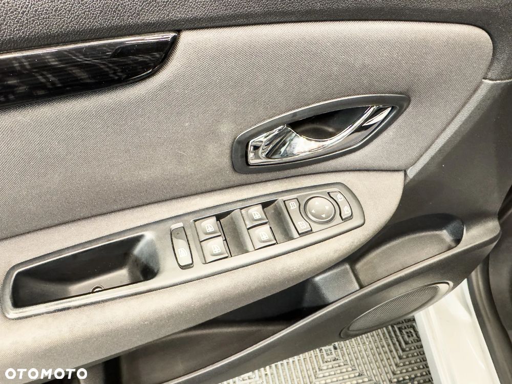 Renault Scenic ENERGY dCi 110 INTENS - 32