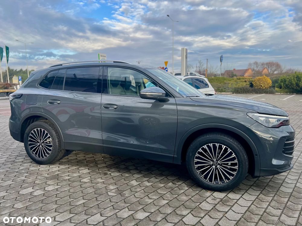 Volkswagen Tiguan - 7