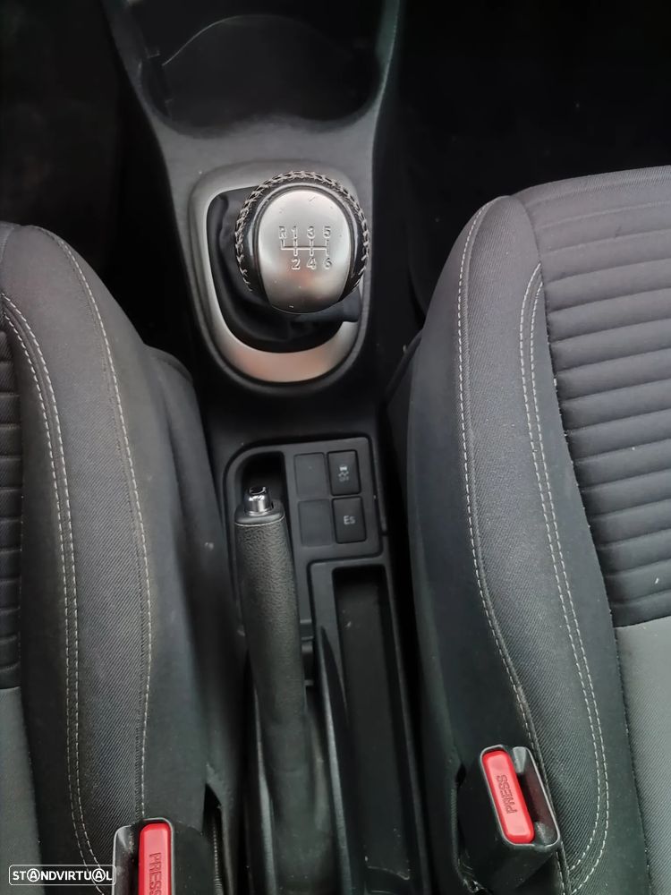 Toyota Yaris 1.4 D-4D Sport+P.Techno +Navi - 3