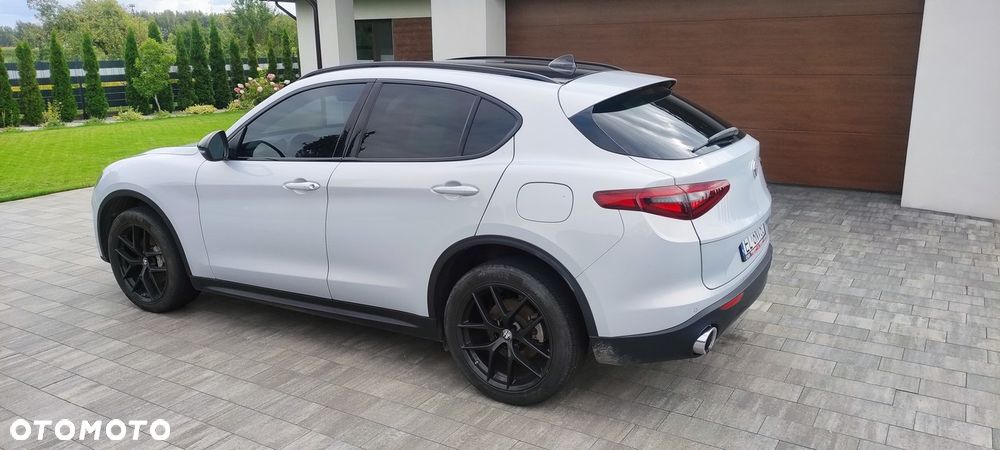 Alfa Romeo Stelvio - 9