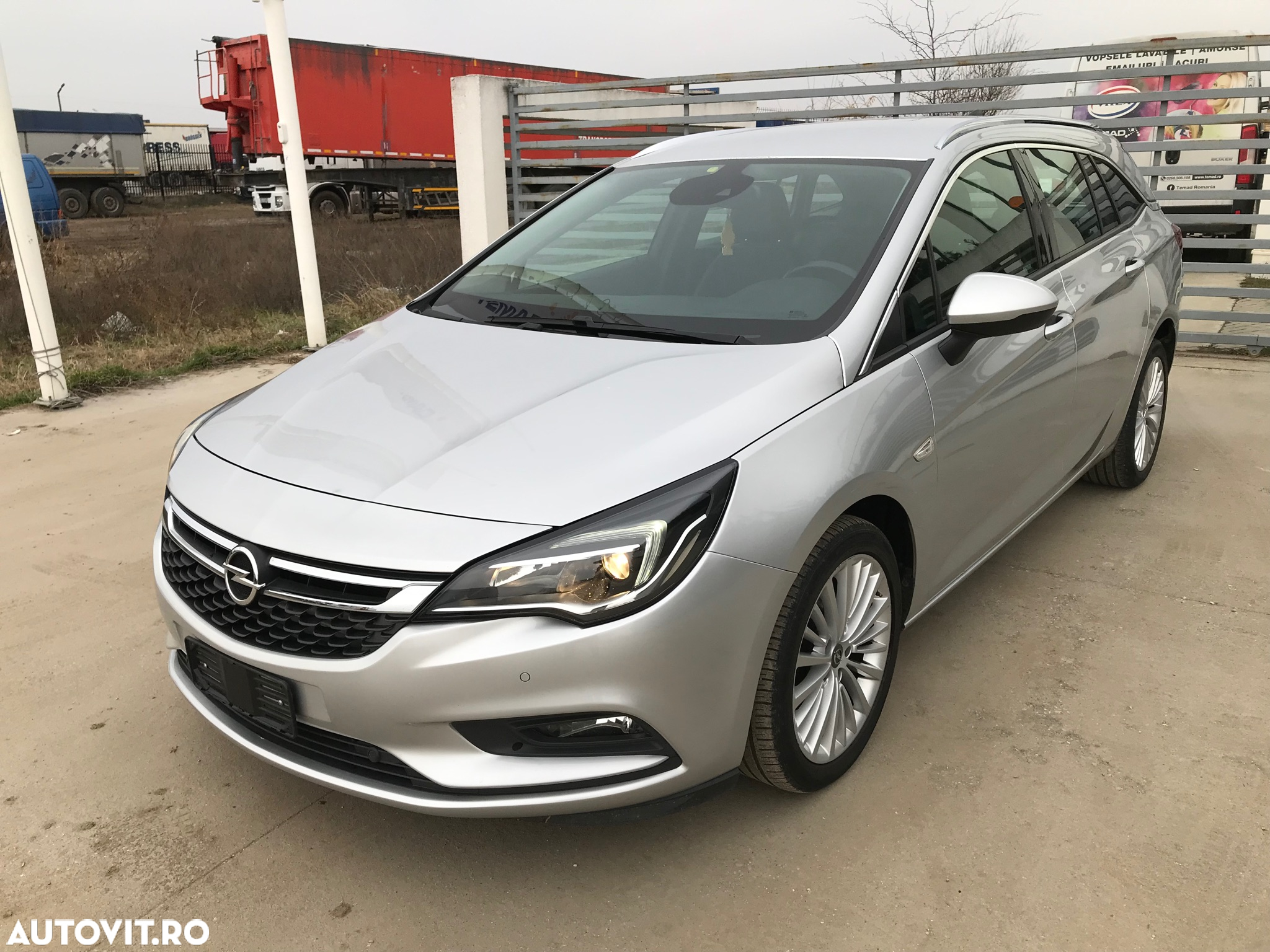 Opel Astra 1.6 D Start/Stop Automatik Sports Tourer Edition - 2