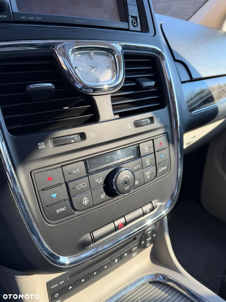 Lancia Voyager 3.6 Gold - 16
