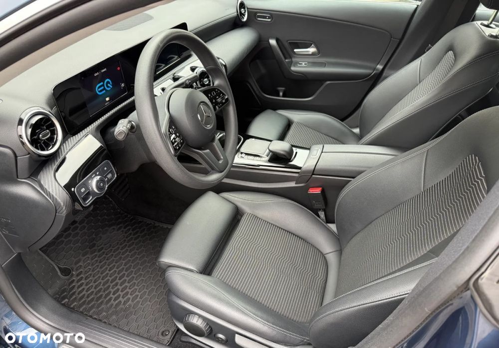 Mercedes-Benz CLA 250 e 8G-DCT Special Edition - 27