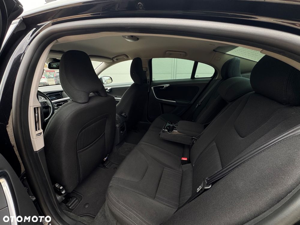 Volvo S60 D2 Momentum - 22