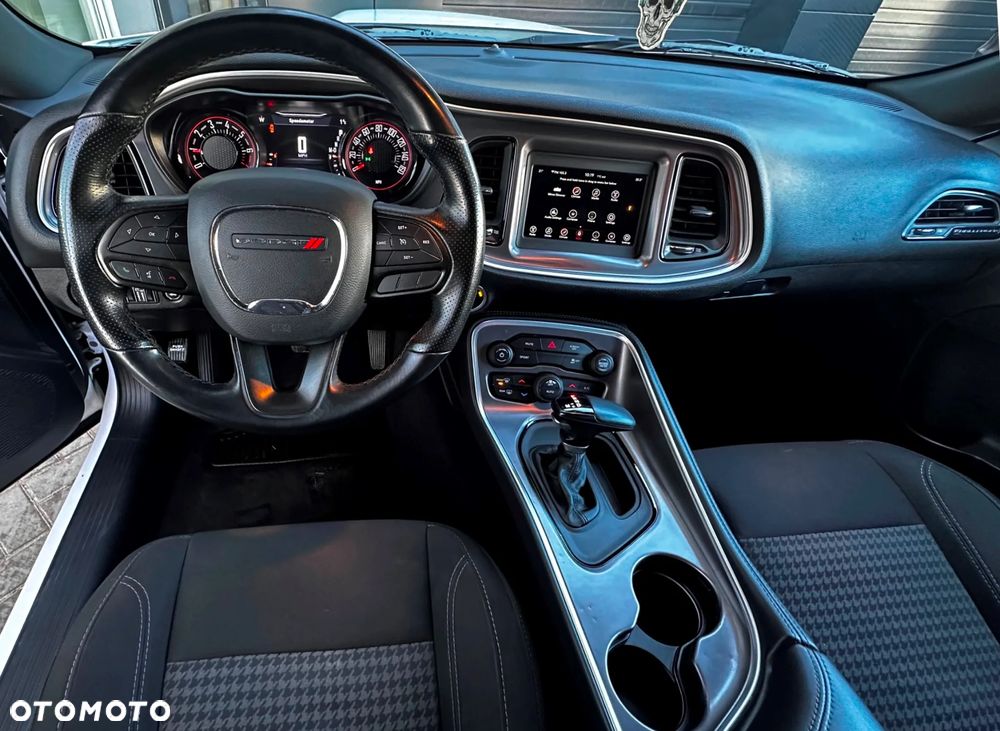 Dodge Challenger 3.6 SXT Plus - 16