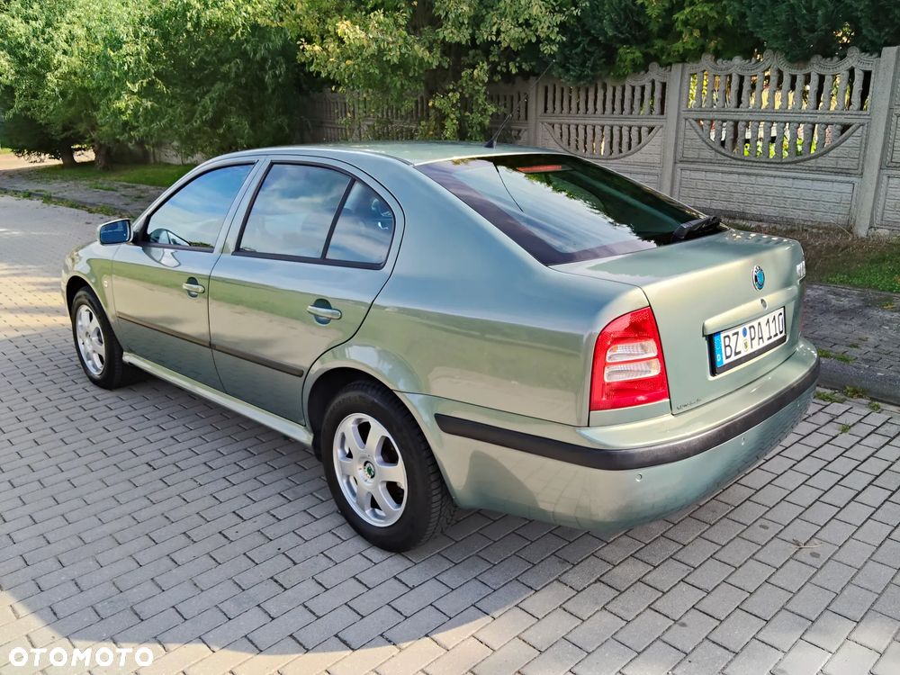 Skoda Octavia 1.8 T Elegance - 5