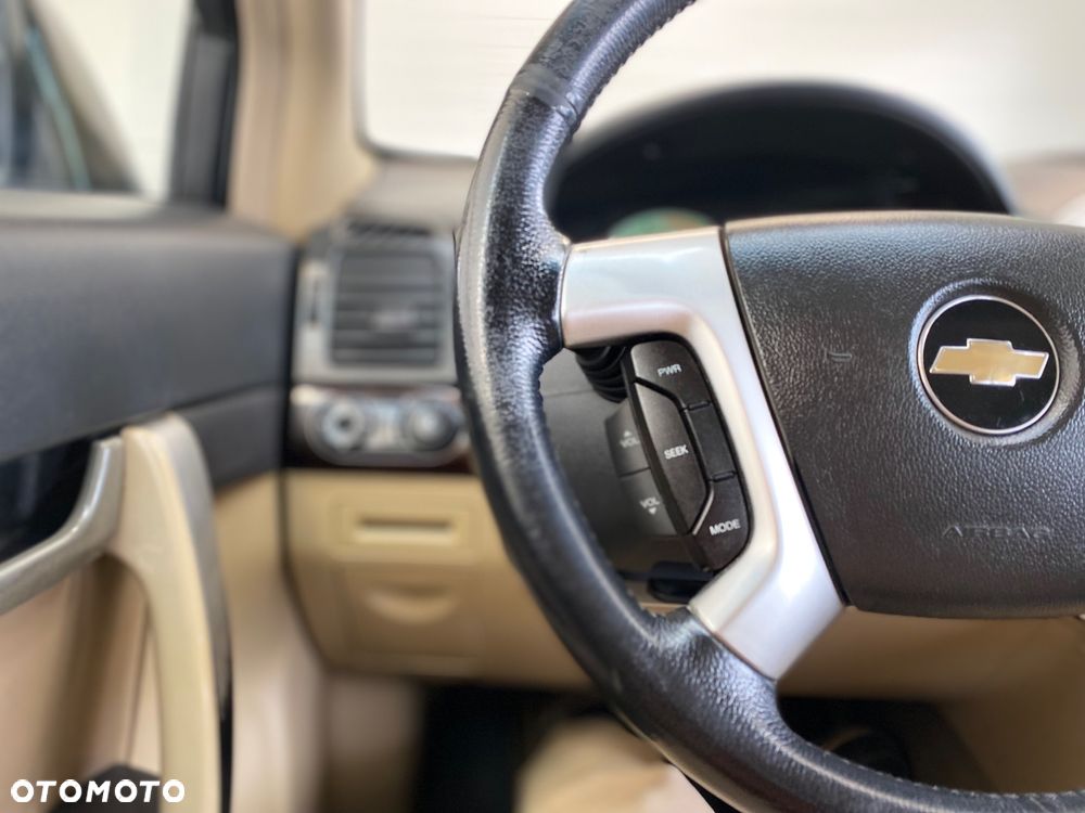 Chevrolet Captiva 2.0 d High - 23