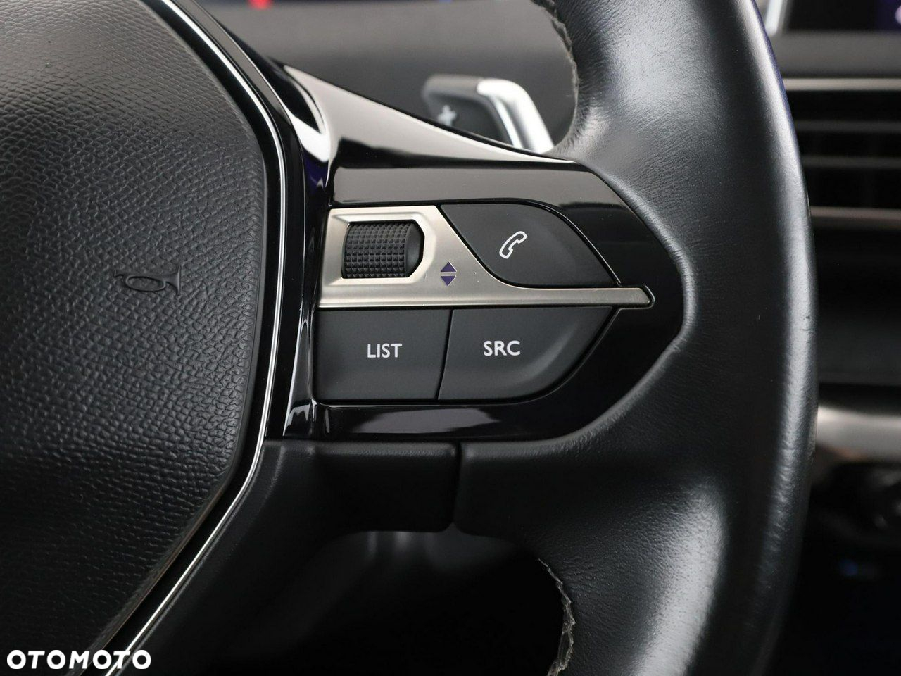 Peugeot 3008 1.2 PureTech Allure S&S EAT6 - 33