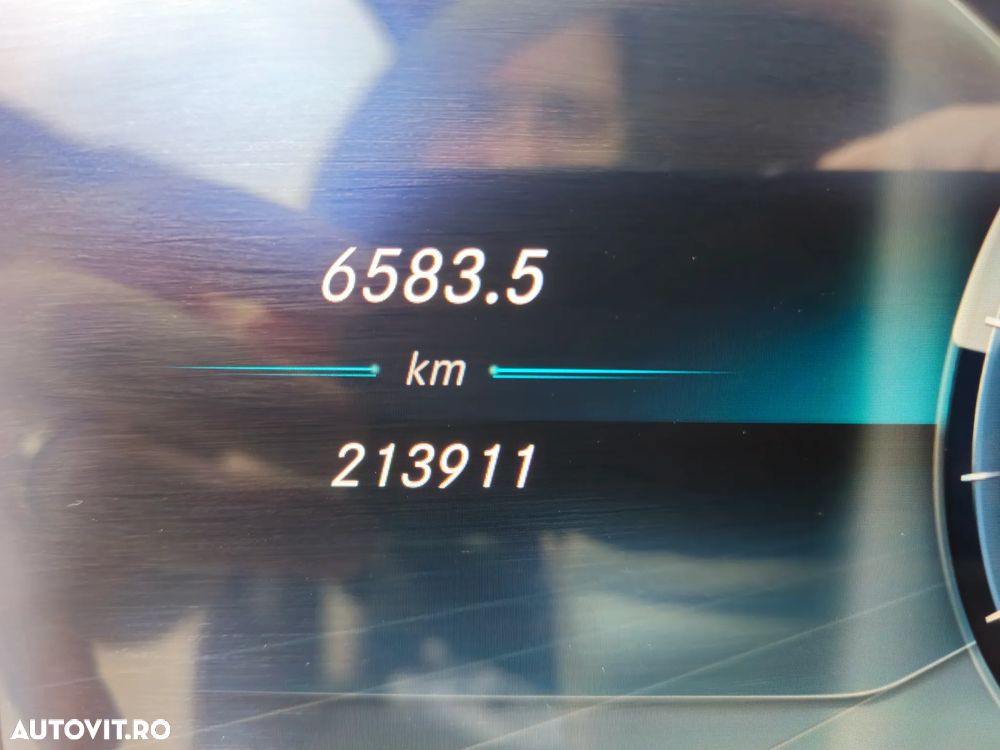 Mercedes-Benz E 220 d 4Matic 9G-TRONIC AMG Line - 24