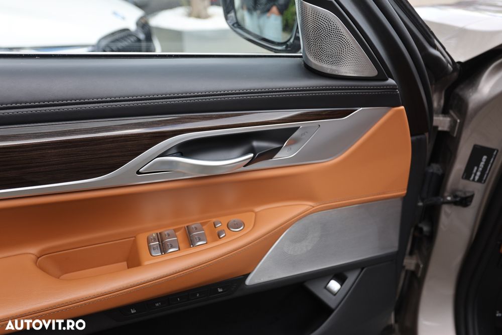 BMW Seria 7 745Le xDrive AT PHEV - 24
