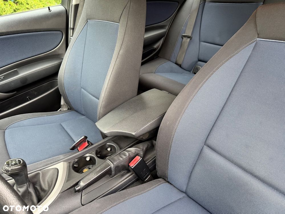 BMW Seria 1 116i - 32