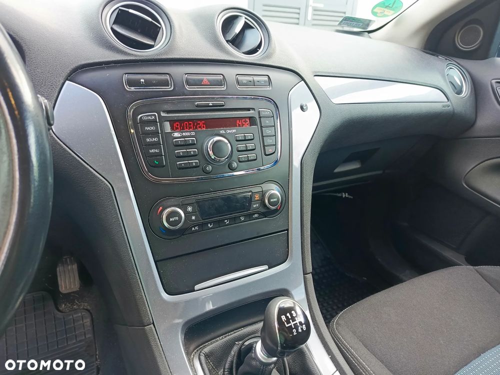 Ford Mondeo 2.0 TDCi Ghia - 8