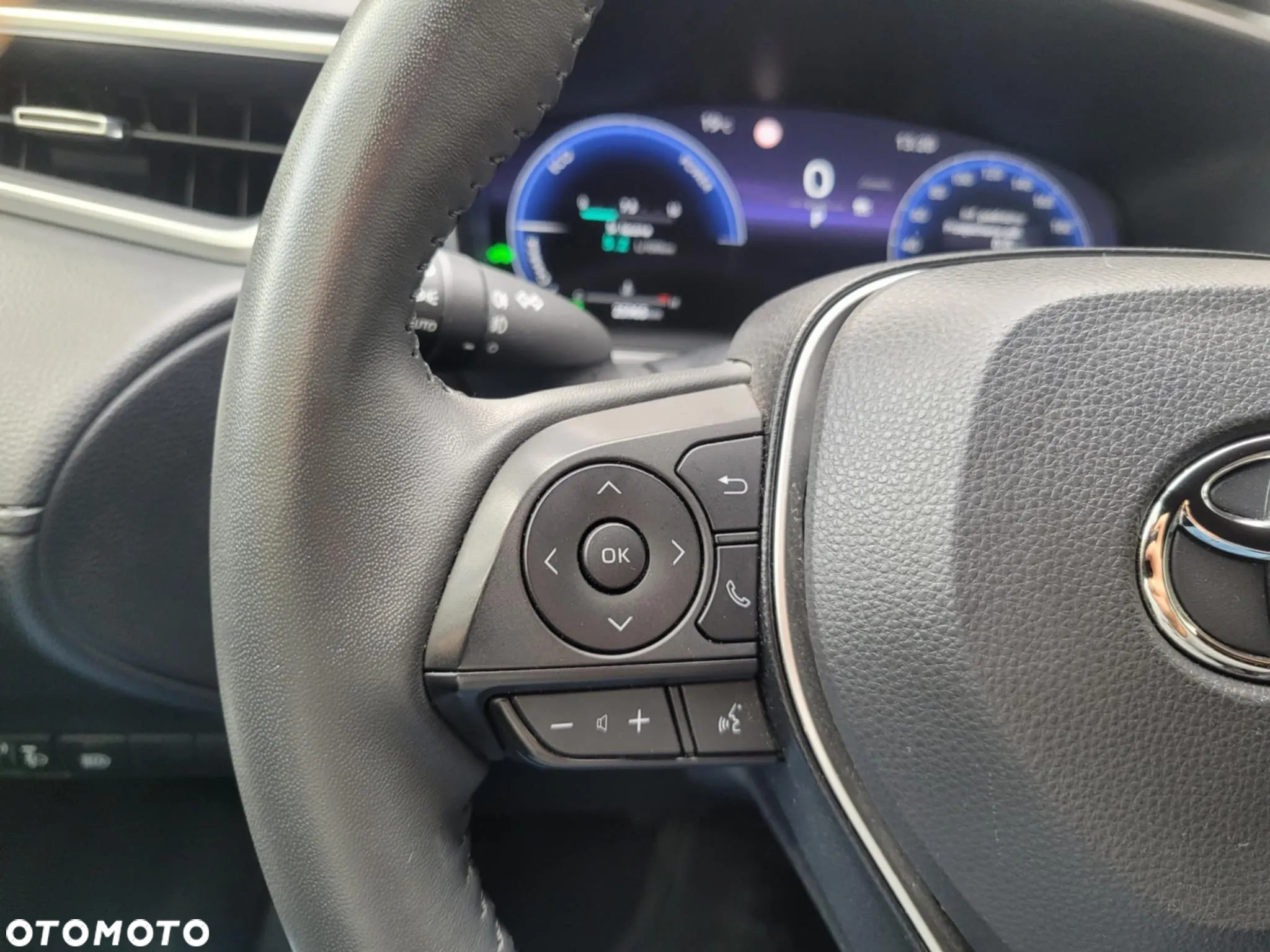 Toyota Corolla Cross 2.0 Hybrid Style AWD - 17