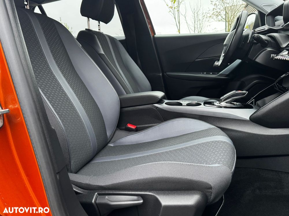 Peugeot 2008 PureTech 130 EAT8 Allure - 23